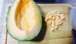 大妈吃哈密瓜视频,甜蜜滋味引网友热议