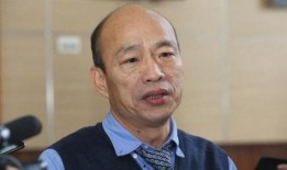 韩国瑜微笑吃瓜